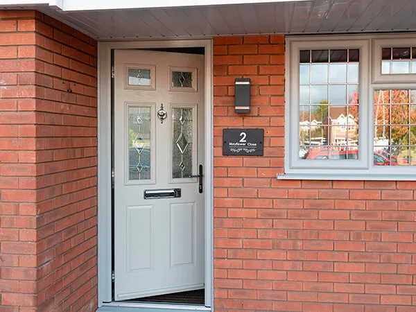 Clover Forte Door in Agate Grey with Trio Diamond Glass